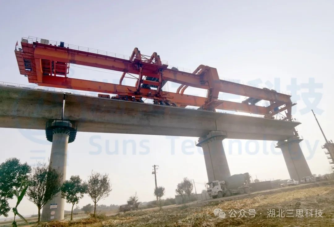 陜西1000噸單導(dǎo)梁架橋機(jī)安全監(jiān)控系統(tǒng)新增功能行業(yè)首創(chuàng)，設(shè)備安全大升